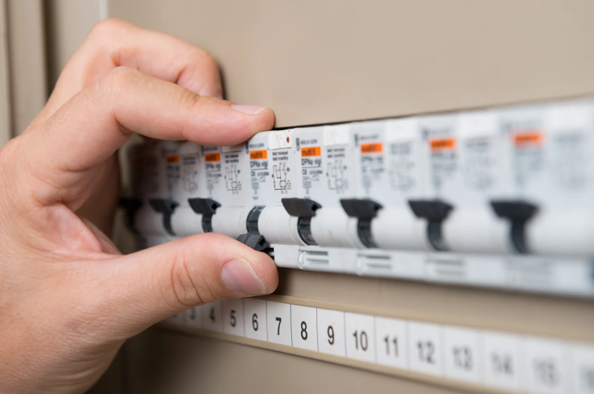 Electrician Maitland, licensed electricians serving Maitland